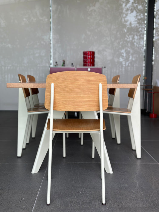 Conjunto Mesa de Jantar "EM" com 6 Cadeiras "Standard" - Jean Prouve para Vitra
