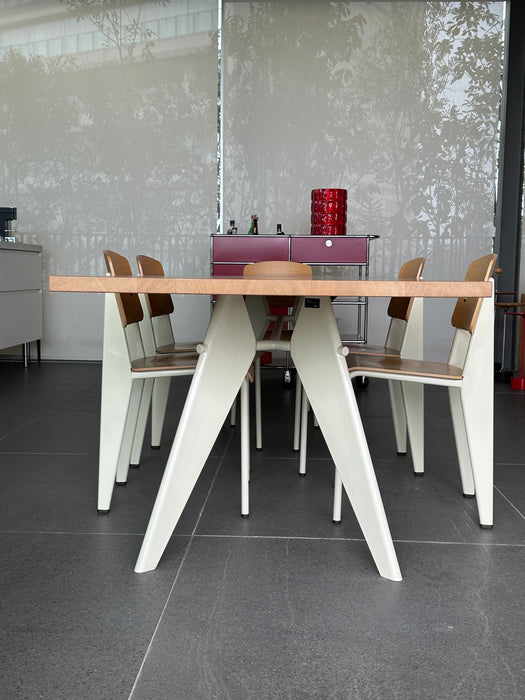 Conjunto Mesa de Jantar "EM" com 6 Cadeiras "Standard" - Jean Prouve para Vitra