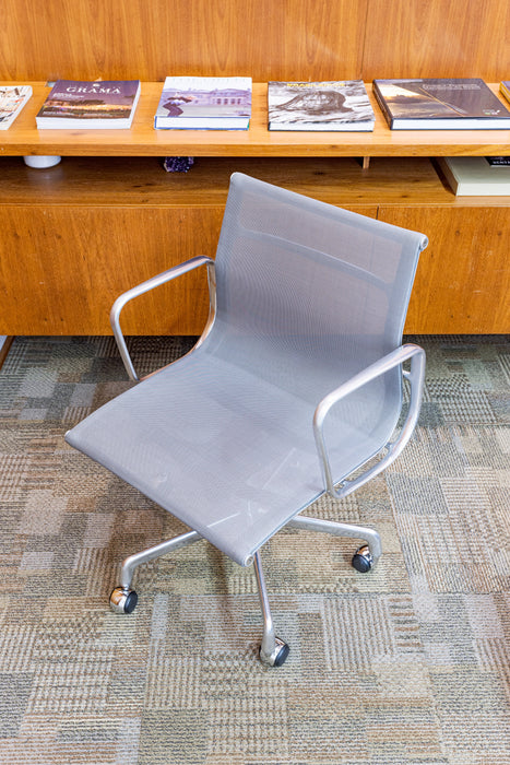 Conjunto de 8 Cadeiras de Escritório "Eames" - Studio Mais