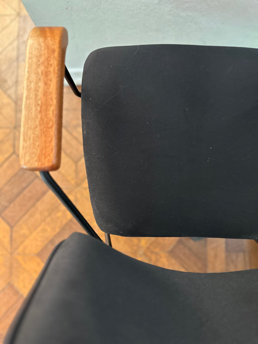 Conjunto com 4 Cadeiras "Serafina" – Fernando Jaeger