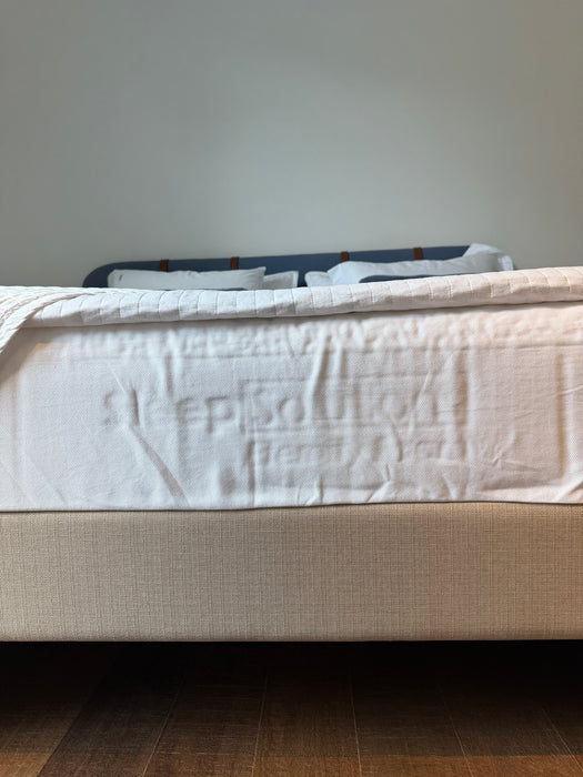 Cama King Size com Colchão – Marcenaria / Sleep Solutions
