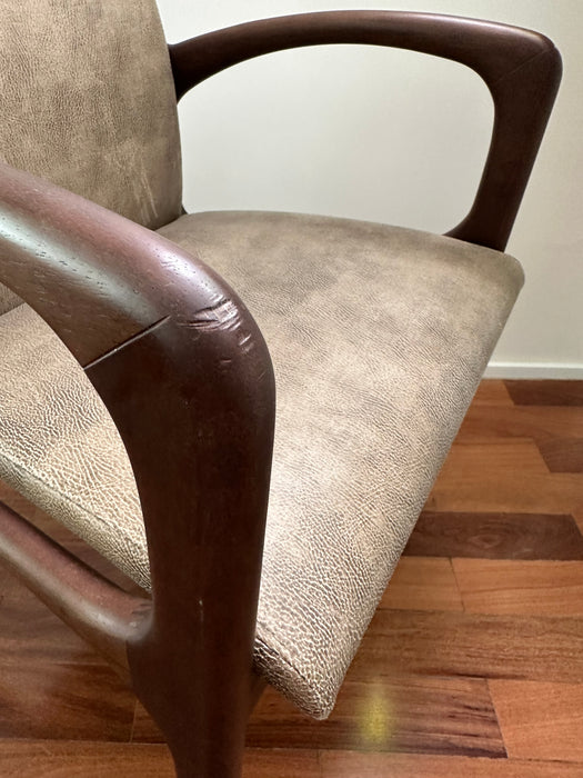 Conjunto de 8 Cadeiras “Dinna” com Braços – Jader Almeida