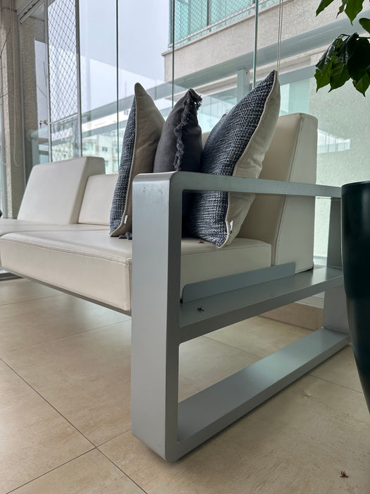 Conjunto para Área Externa com 2 Sofás/ Chaises e Mesa de Centro