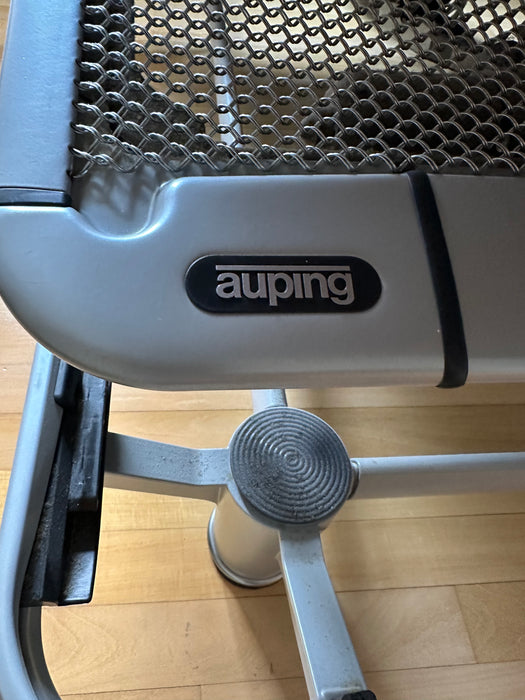 Cama King Size "Royal" com 2 Motores, Colchão "Maestro" e Mesas Laterais – Auping para Collectania