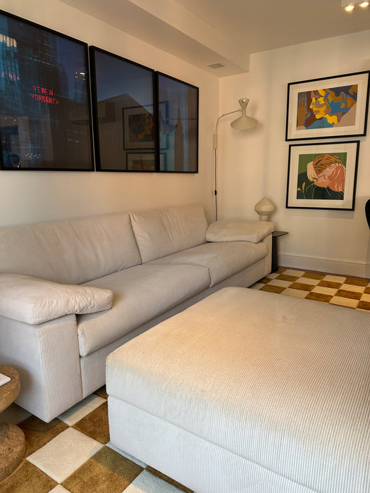 Sofá "Vogue" com Pufe – Micasa