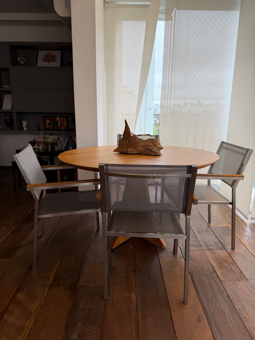 Mesa de Jantar Redonda em Madeira