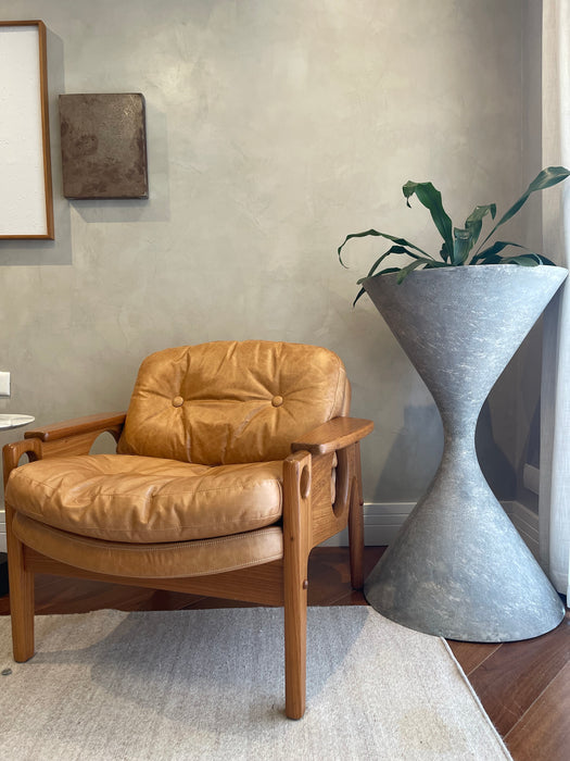 Poltrona “Tetê” em Couro – Sérgio Rodrigues para Dpot