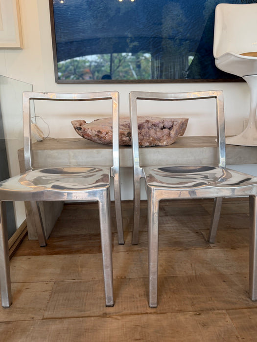 Conjunto com 8 Cadeiras “HUD” (2 Foscas e 6 Brilhantes) – Philippe Starck para Emeco