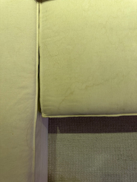 Sofá "Pillow" com Chaise – Estúdio Bola