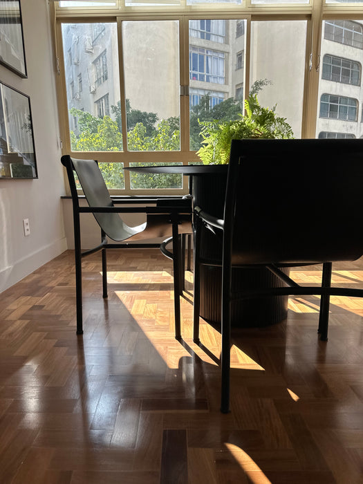 Par de Cadeiras "Crosby" – Jader Almeida