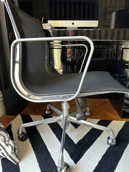 Cadeira de Escritório "Eames" - Clássica Design