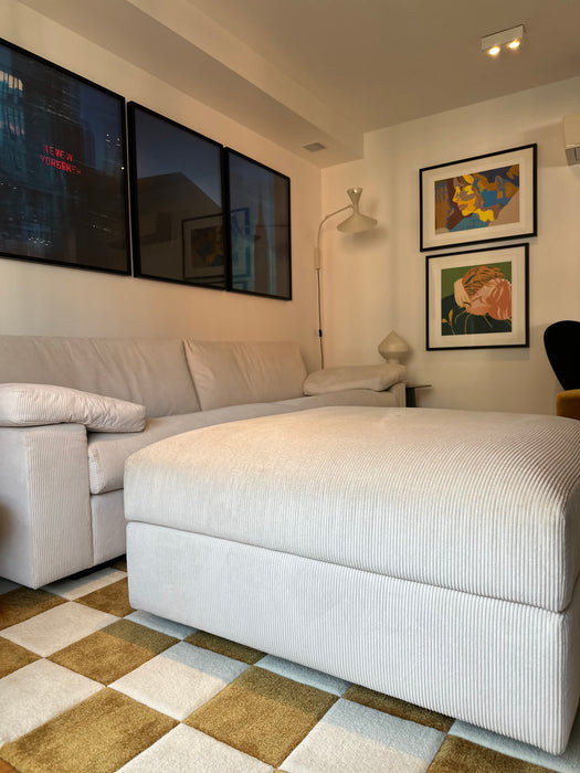 Sofá "Vogue" com Pufe – Micasa