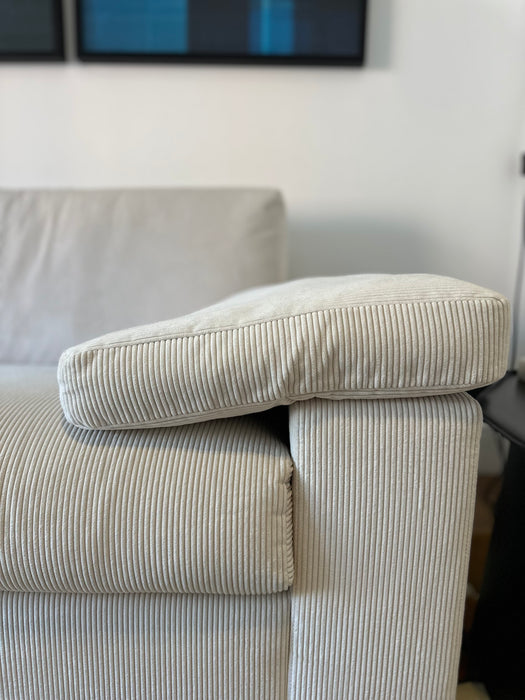 Sofá "Vogue" com Pufe – Micasa