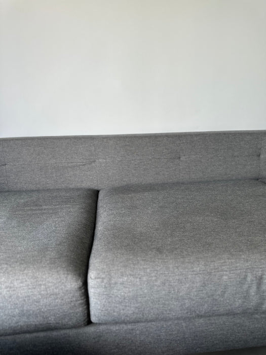 Sofá "C10" em Linho Natural Cinza - Marcus Ferreira para Carbono