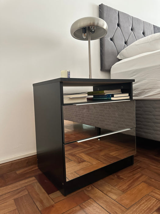 Par de Mesas de Cabeceira