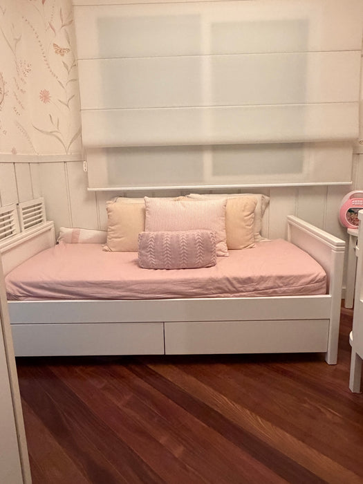 Cama de Solteiro (colchão não incluso) - Celina Dias