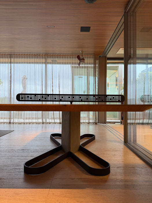 Mesa “Ping x Pong” em Freijó com Pés em Corten – Mula Preta