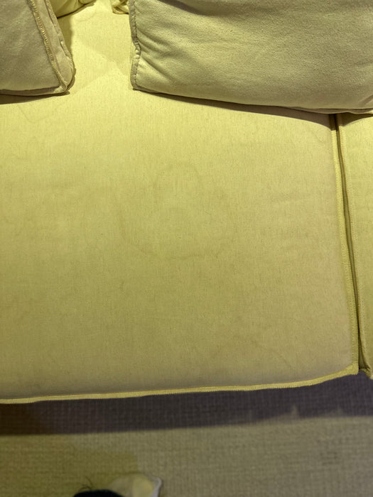 Sofá "Pillow" com Chaise – Estúdio Bola