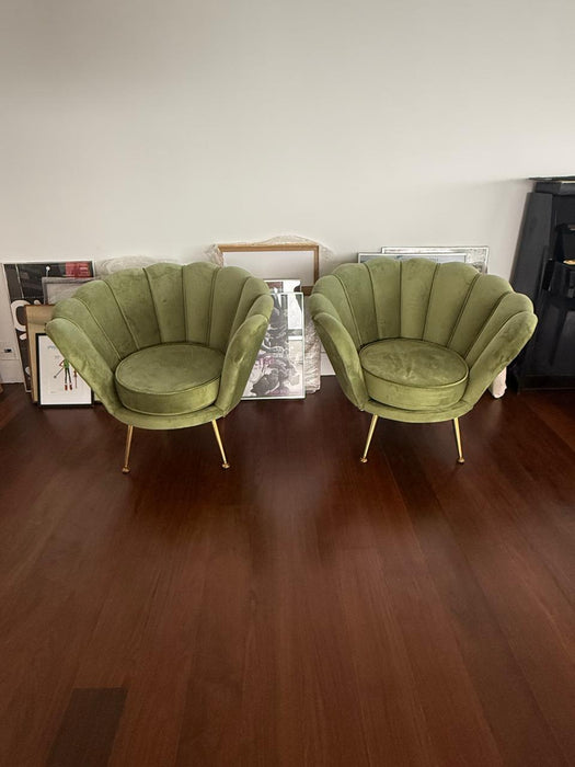 Par de Poltronas "Pétala" em Veludo Verde – Westwing