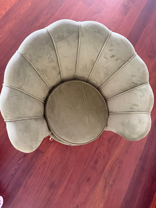 Par de Poltronas "Pétala" em Veludo Verde – Westwing