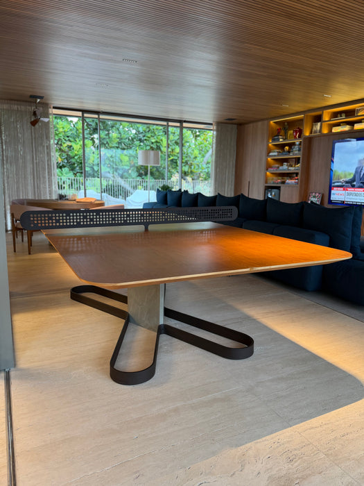 Mesa “Ping x Pong” em Freijó com Pés em Corten – Mula Preta