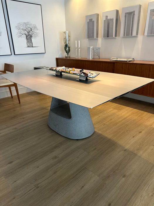 Mesa de Jantar “Table B” – Konstantin Grcic para BD Barcelona