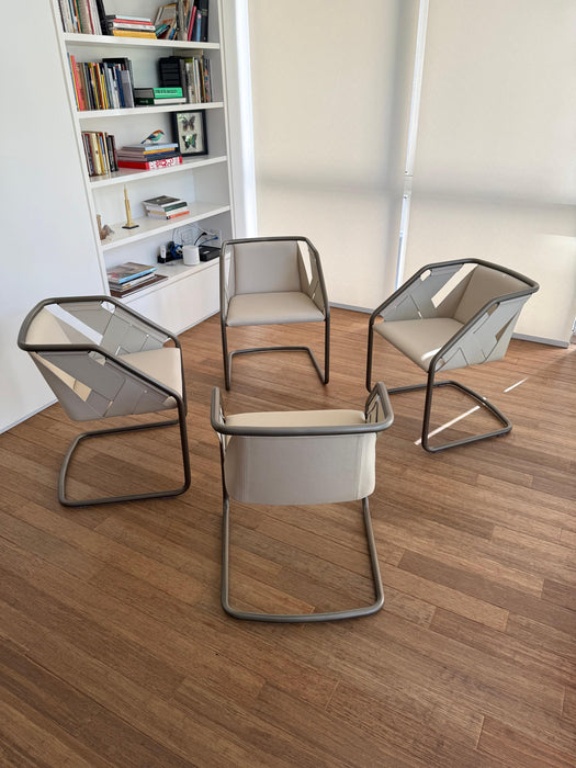 Conjunto de 4 Cadeiras "Mollis" - Doimo