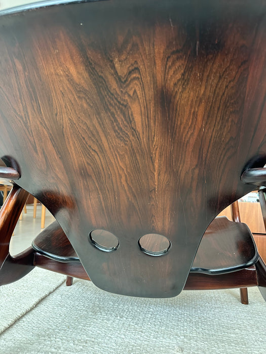 Par de Poltronas “Diz” – Atribuídas a Sérgio Rodrigues (não possui certificado)