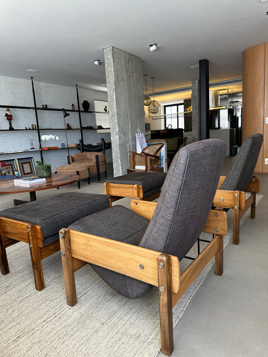 Poltrona Vintage com Banqueta – Atribuída a Sérgio Rodrigues