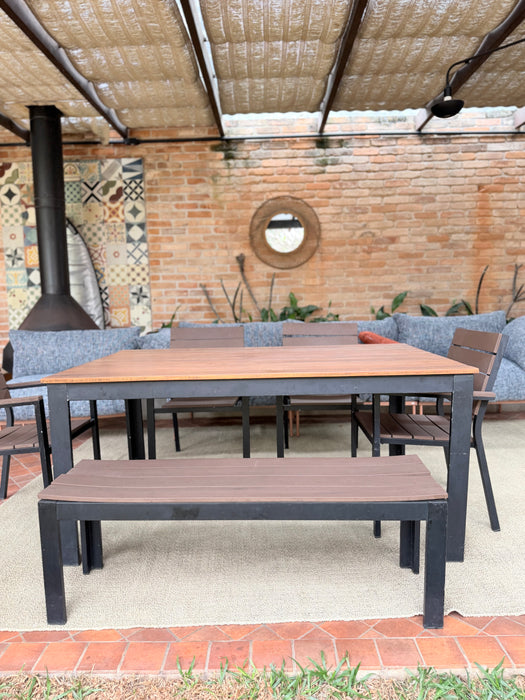 Conjunto "Outdoor"  Mesa com 4 Cadeiras e Banco