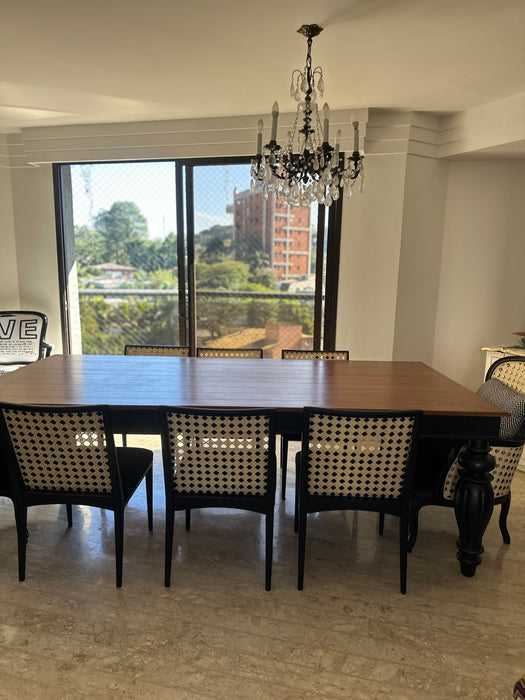 Conjunto de 8 Cadeiras (2 com braços)