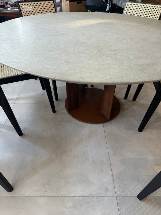 Mesa de Jantar com Tampo em Limestone Baiteg e Base em Corten - Silvio Romero para  Dpot (base) e  Potenza Mármores (tampo)