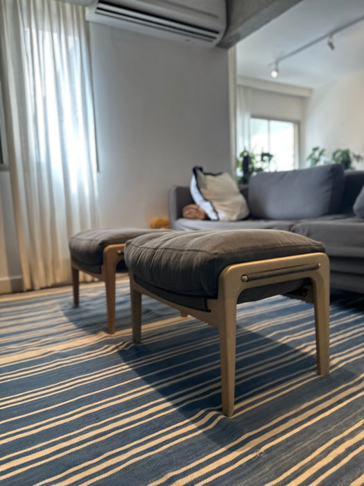 Par de Pufes "Alice"em Lona - Aristeu Pires