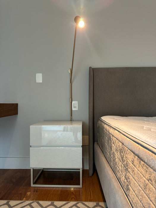 Par de Mesas de Cabeceiras