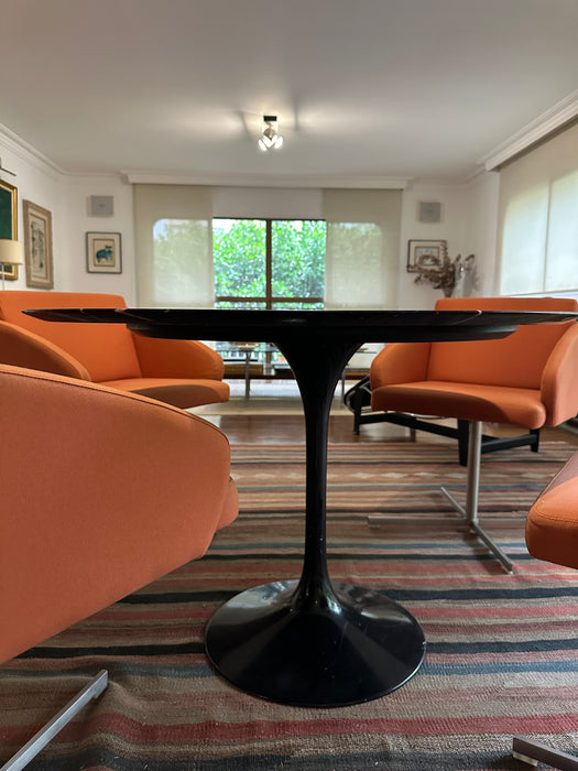 Mesa de Jantar "Saarinen" em Mármore Nero