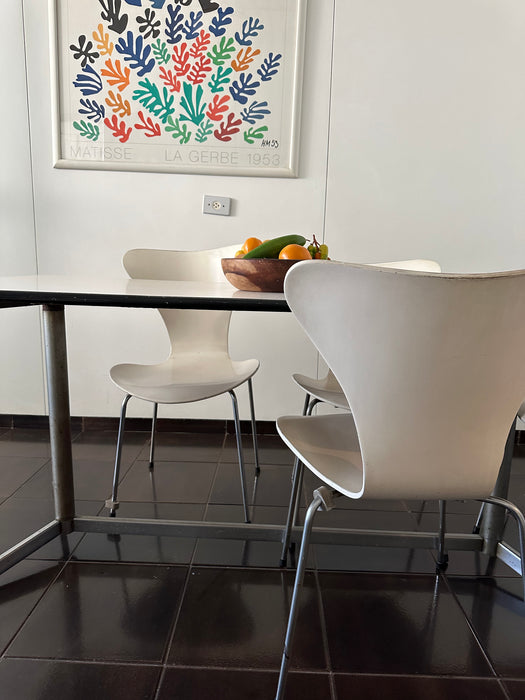 Mesa de Jantar Eames Segmentada em Fórmica –  Eames para Forma