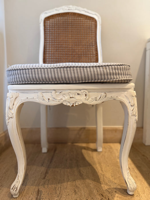 Conjunto com 4 Cadeiras "Deauville" com Assento em Palha – Secrets de Famille