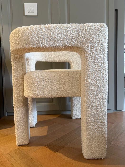 Conjunto de 6 Cadeiras "Stature Ivory" em Bouclé – Caleb Zipperer para CB2