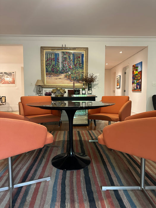 Mesa de Jantar "Saarinen" em Mármore Nero