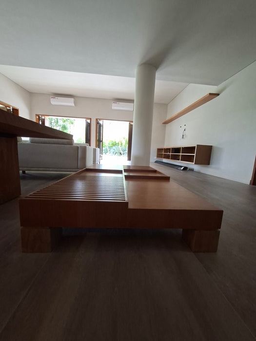 Mesa de Centro "Rosá" – Maria Cândido Machado