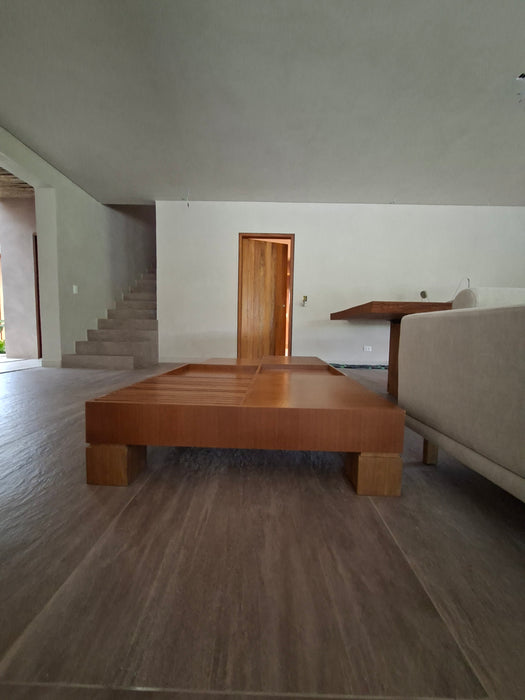 Mesa de Centro "Rosá" – Maria Cândido Machado