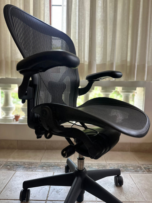 Cadeira "Aeron C" – Herman Miller