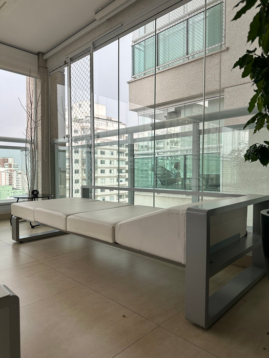 Conjunto para Área Externa com 2 Sofás/ Chaises e Mesa de Centro