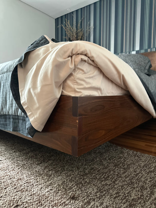 Cama King Size "Marie" (colchão incluso) - Casa Pronta