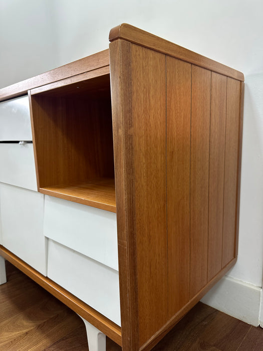 Conjunto de Guarda-Roupa Infantil com 2 Portas + Cômoda Trocador - Ameise Design