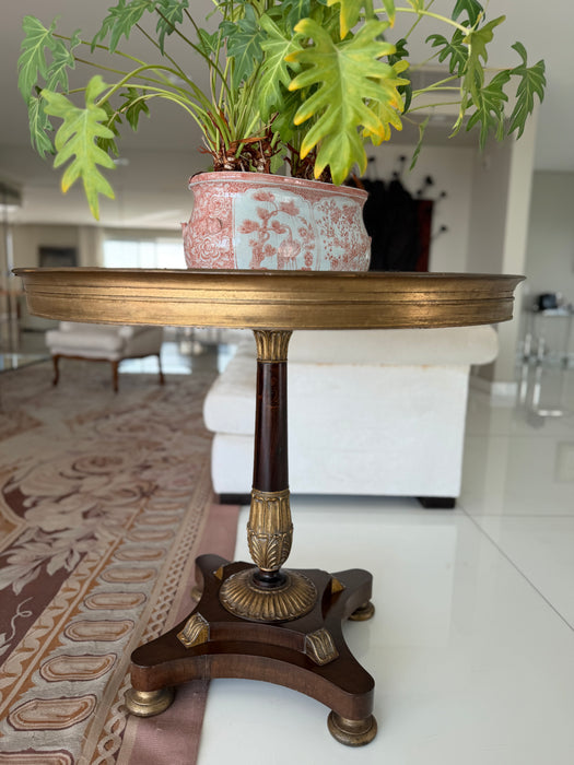 Mesa Lateral Clássica em Madeira e Tampo Vidro
