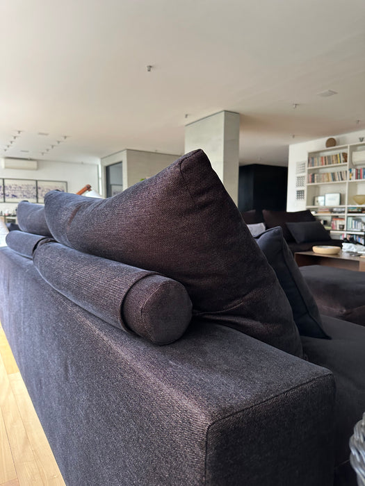 Sofá "Groundpiece" com Pufe – Antonio Citterio para Flexform