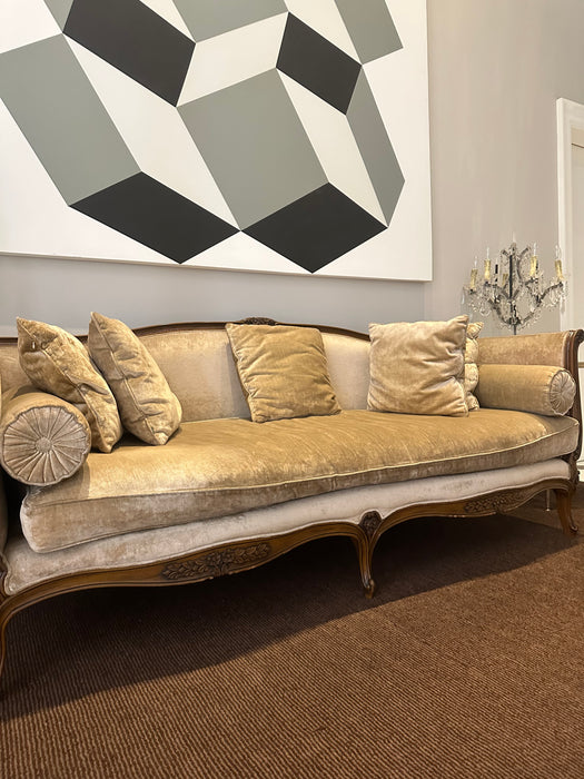 Sofá “Luís XV” – Christie Móveis