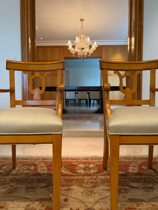 Par de Cadeiras Clássicas em Estilo Biedermeier