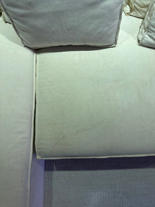 Sofá "Pillow" com Chaise – Estúdio Bola